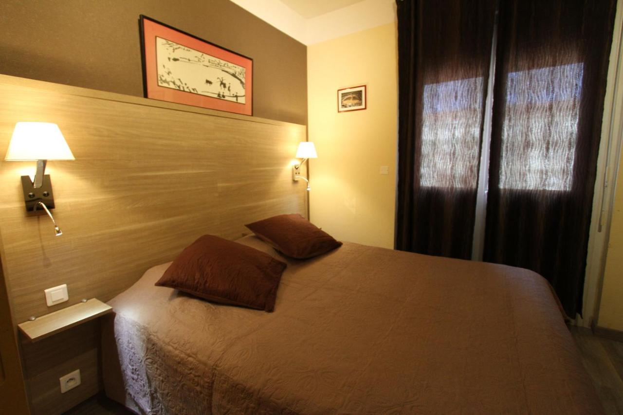 Le Provencal Hotel Tarascon Exterior photo